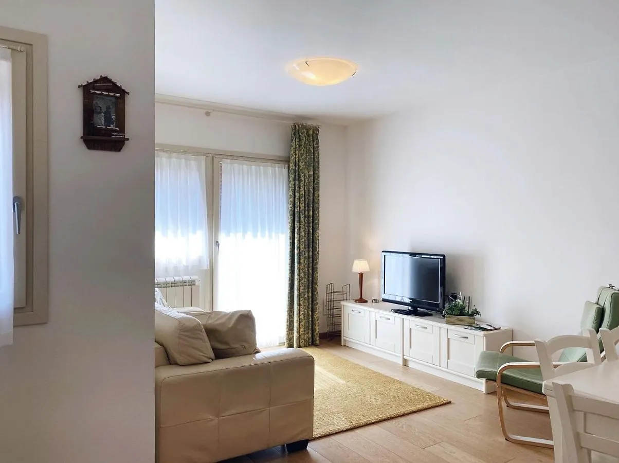 White Bear Apartment Temu